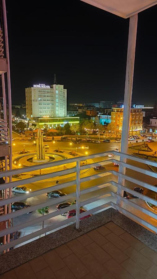 Aria Con Vista Sul Teatro Migjeni Appartamento *